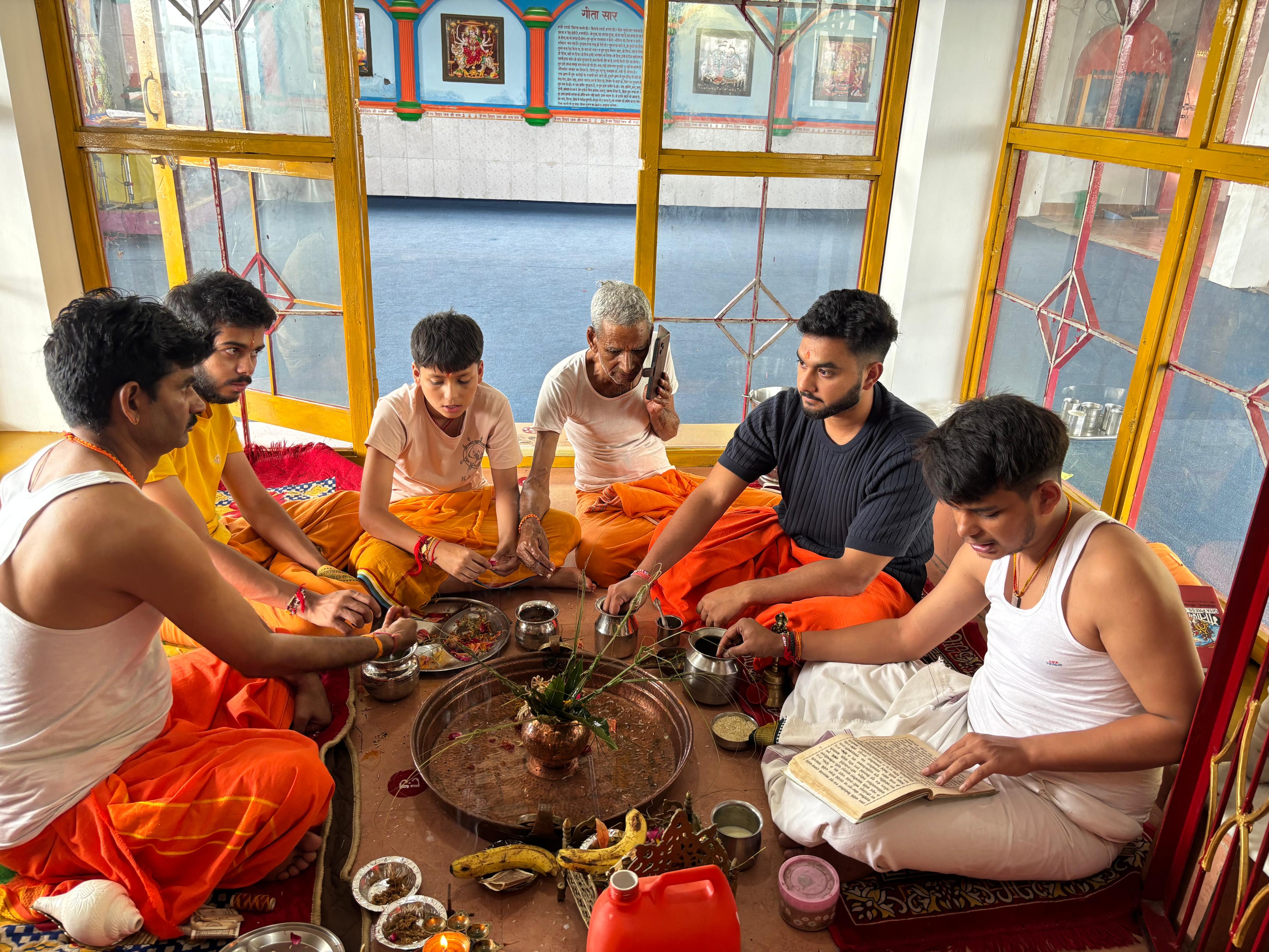 श्री राधा कृष्ण मंदिर भरछाना में ऋषि तर्पण व श्रावणी उपाकर्म सम्पन्न