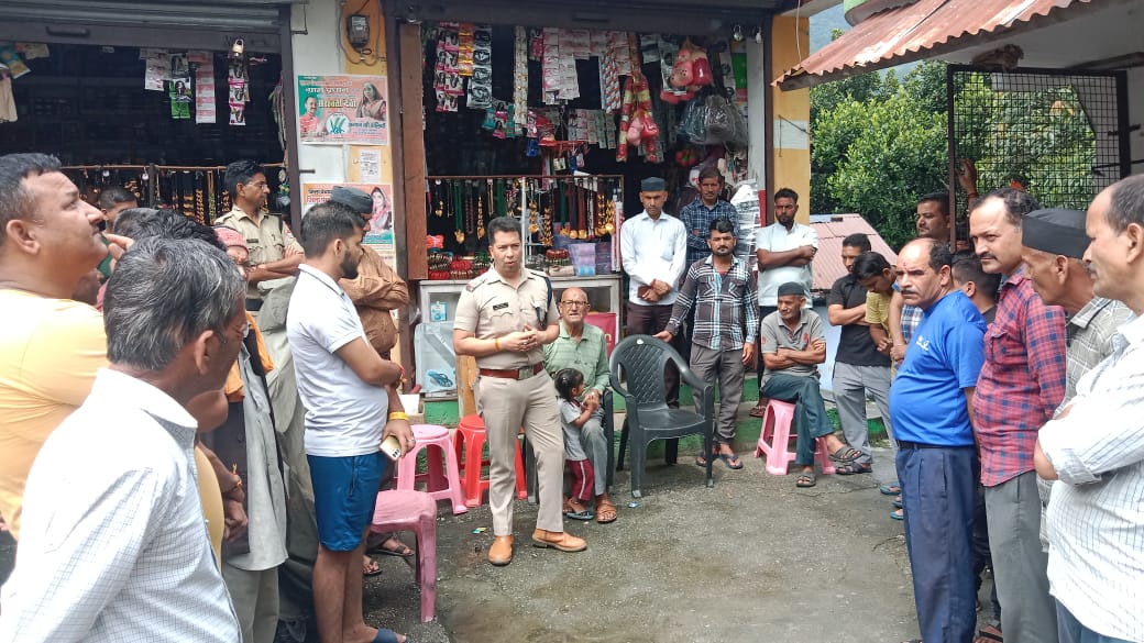 चल्थी पुलिस ने चलाया जनजागरूकता अभियान – नशा मुक्ति, महिला सुरक्षा और साइबर क्राइम पर दी महत्वपूर्ण जानकारी