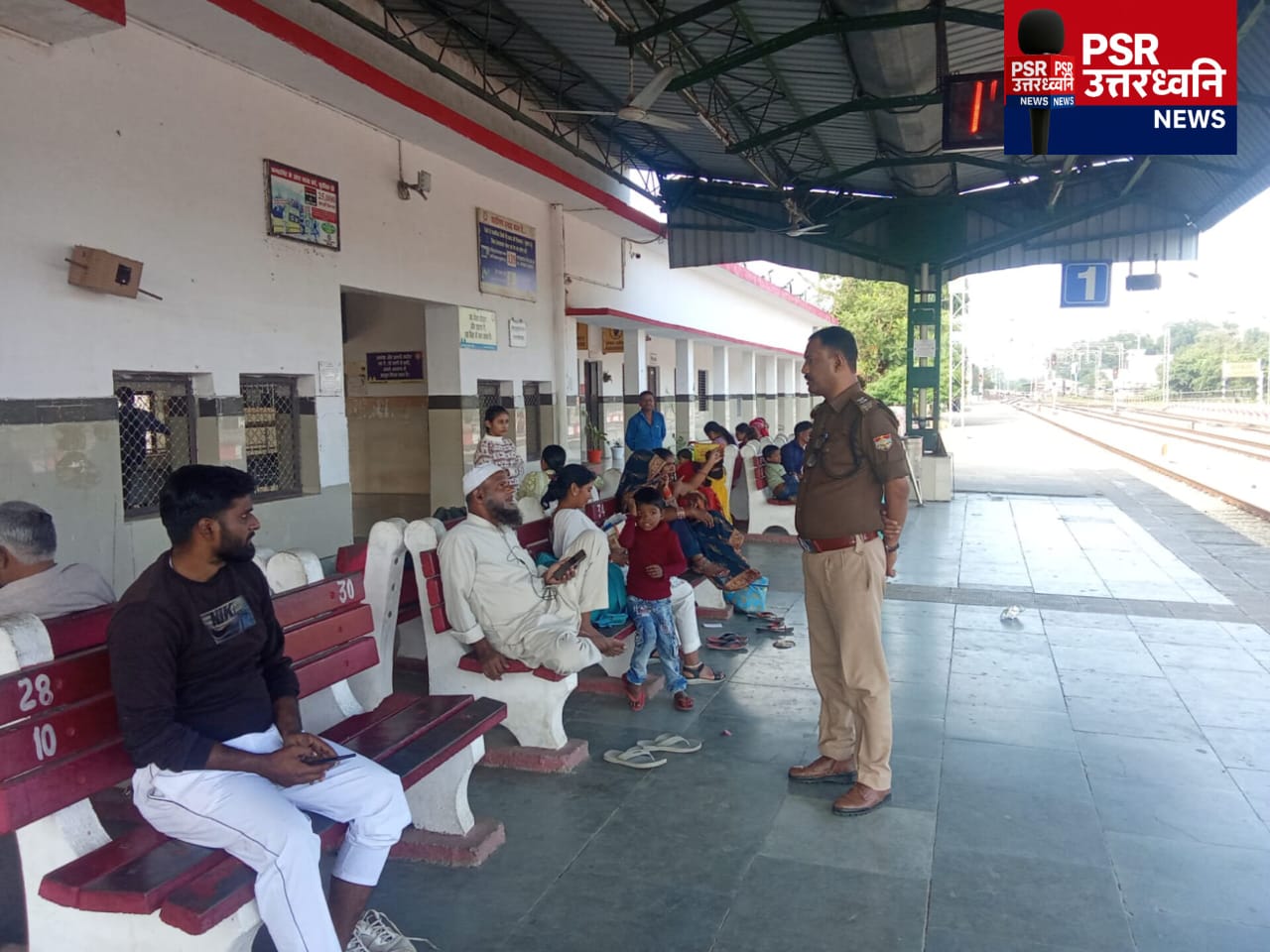 जनपद में चलाया जा रहा है व्यापक जनजागरूकता अभियान — ग्रामीणों व युवाओं को किया जा रहा साइबर अपराधों के प्रति सतर्क